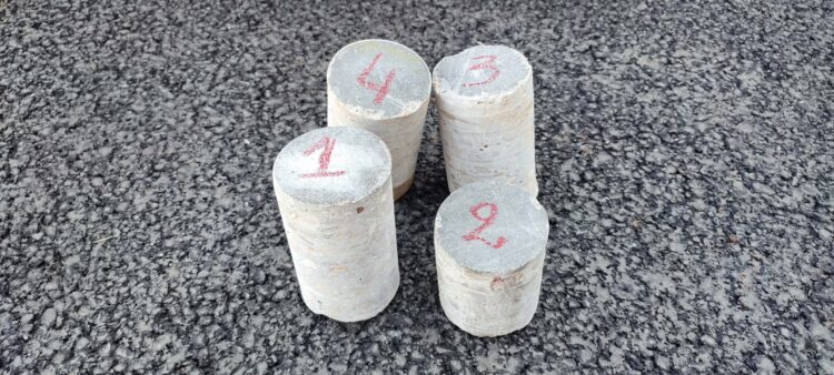 Carottages en béton prélevés pour analyse structurelle par A&A Ingénierie.