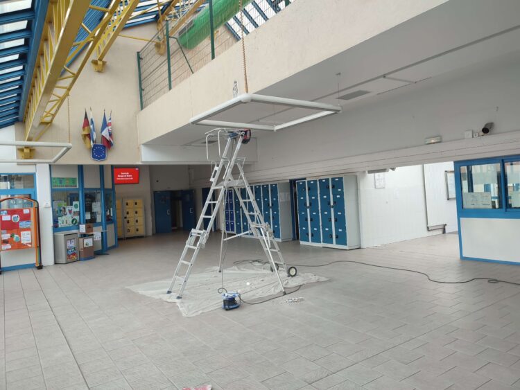 Intérieur du collège Le Parc à Saint-Maur-des-Fossés pendant les travaux de diagnostic structurel.